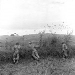 Parachutage du GAP 1 (Groupement Aéroporté 1) sur Diên Biên Phu lors de l’opération «Castor» en novembre 1953