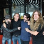 Juanjo Guarnido et les membres du groupe de rock suédois Freak Kitchen.