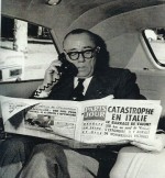 Cino Del Duca lisant Paris-Jour en octobre 1963.