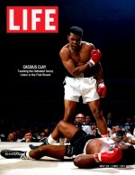 Une photo emblématique : le "phantom punch" d'Ali contre Liston en mai 1965 (Life)