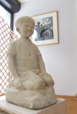 Benoît Gillain sculpté par son père, en 1942.     (c) François Deneyer.