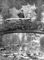 Monet et le pont japonais : documentation et conception de la couverture