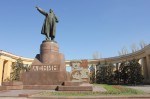 Statue à la gloire de Lénine sur un square de Volgograd
