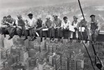 Lunch atop a Skyscraper ("déjeuner au sommet d'un gratte ciel") est une célèbre photographie prise le 20 septembre 1932 et parfois attribuée à Charles Clyde Ebbets.