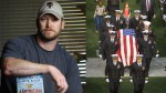 Chris Kyle (1974 - 2013), inhumé le 12 février 2013  à Austin (Texas) comme un héros national.