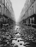 La rue Jacob et ses pavés de bois devenus flottants...