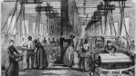 Des femmes travaillant dans une usine textile des Vosges. Gravure du XIXe siècle.