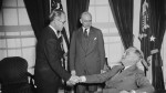 Joe Kennedy avec le Président Roosevelt en 1938, lors de sa nomination comme ambassadeur au Royaume-Uni.